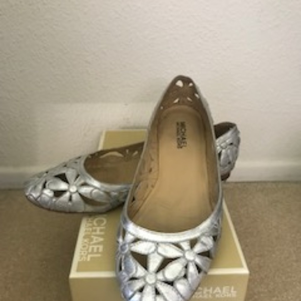 MICHAEL KORS FLATS